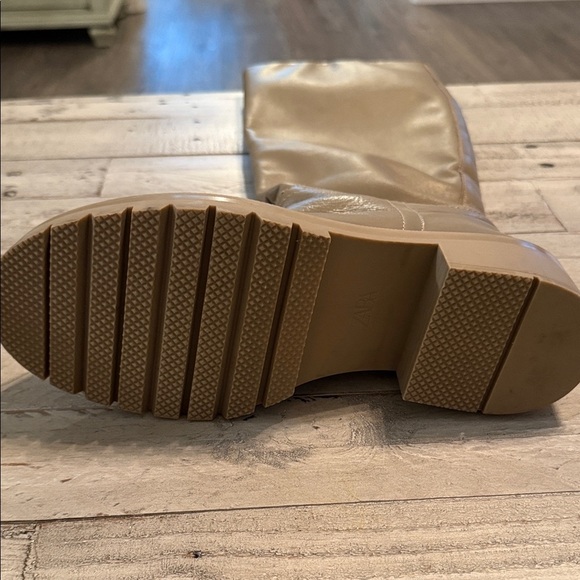 Zara Beige Chunky Knee High Leather Boots Size 6.5/37 Cabincore Cozy Minimalist - Picture 9 of 12